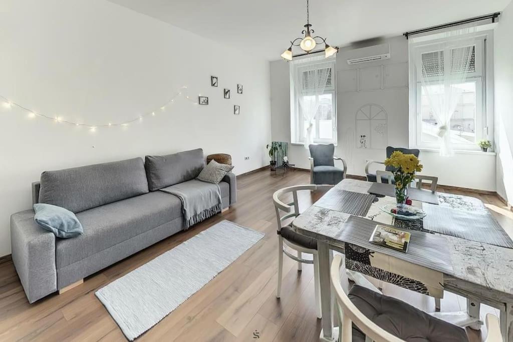 Bright Sunny Apt At Keleti Station,Near Citycenter Budapest Exterior foto